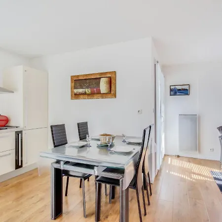 Apartment Clos Schuman By Interhome